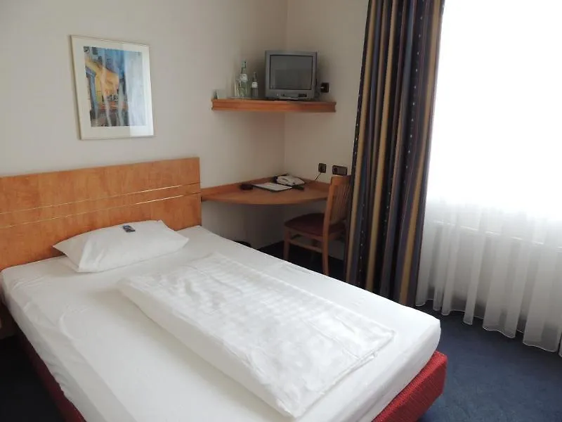 Airport Business Hotel Koeln 3*, Colonia