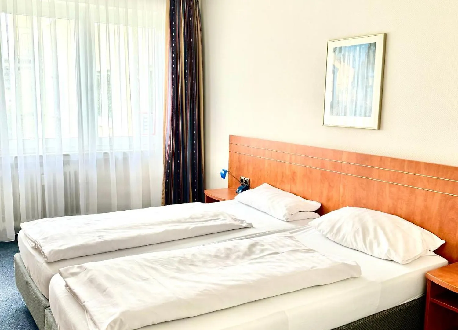 Airport Business Hotel Koeln Colonia