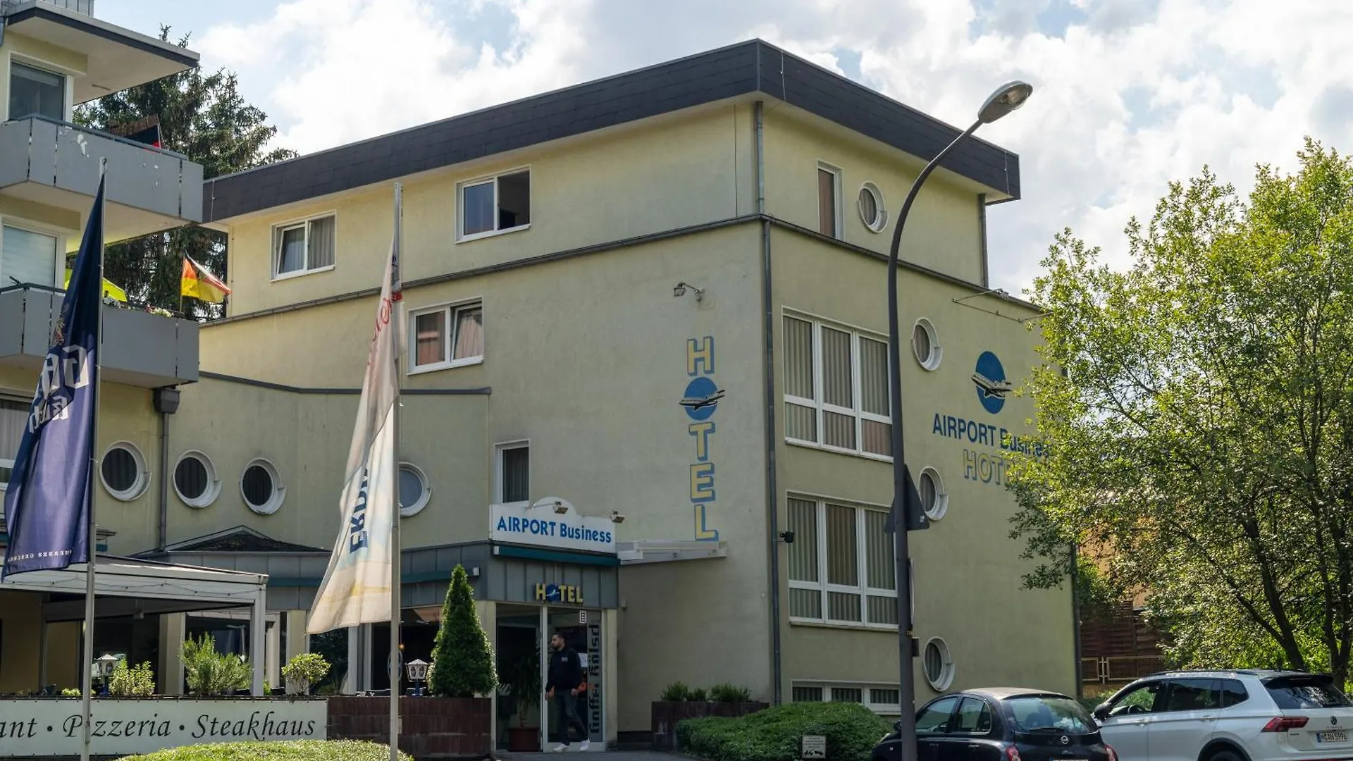 Airport Business Hotel Koeln 3*, Colonia