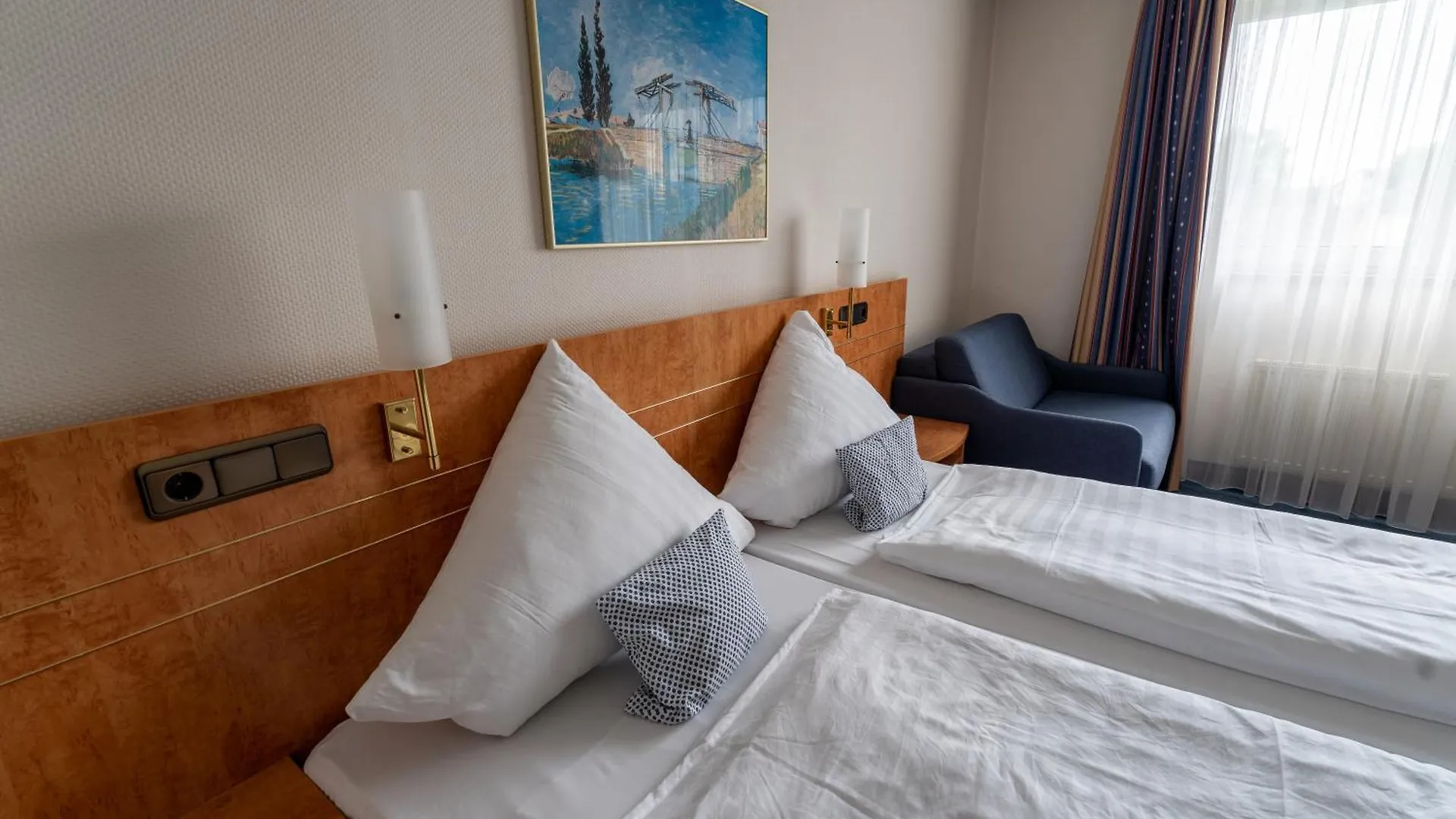 Airport Business Hotel Koeln 3*, Colonia Germania