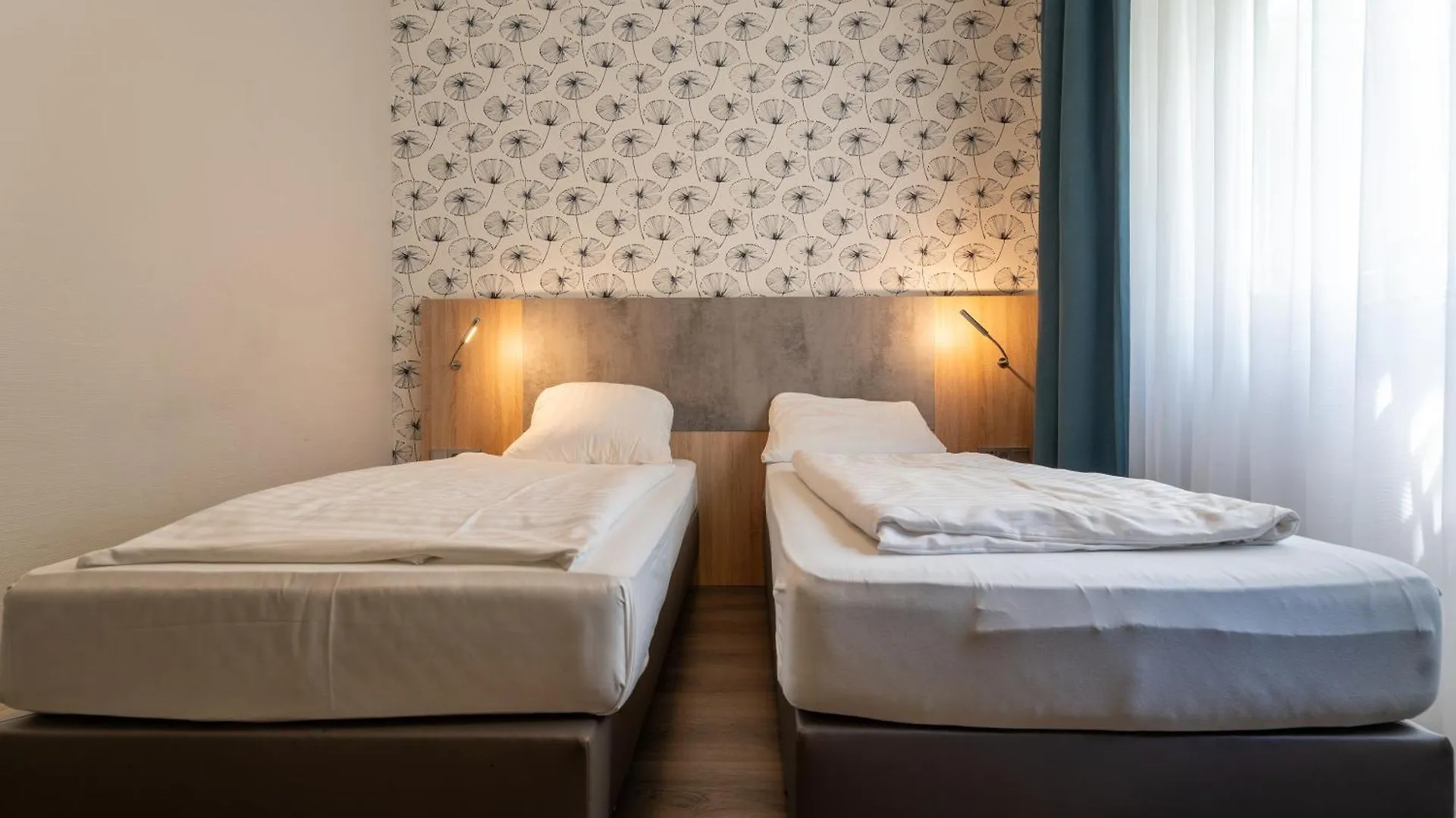 Airport Business Hotel Koeln 3*, Colonia Germania