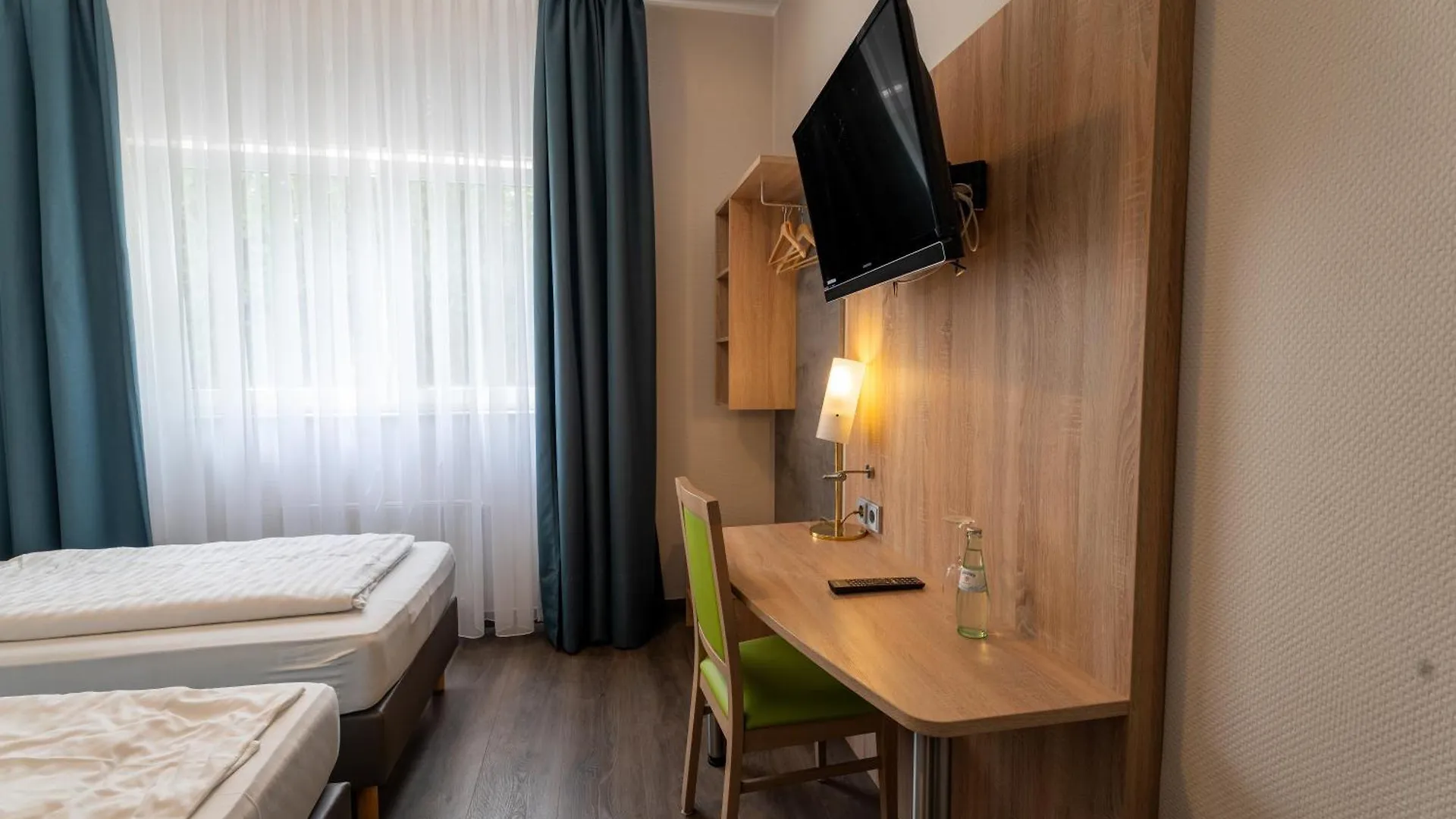 ***  Airport Business Hotel Koeln Germania