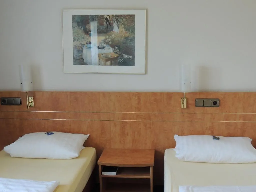 Airport BusinessHotel Köln