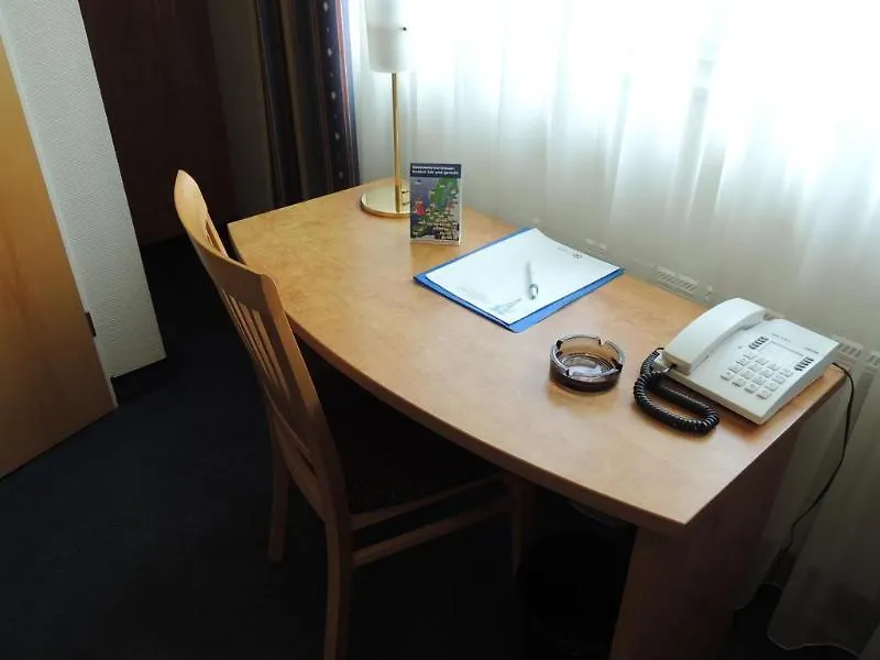 Airport BusinessHotel Köln 3*,